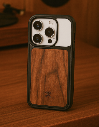 iPhone 17 Pro Case – Walnut with MagSafe